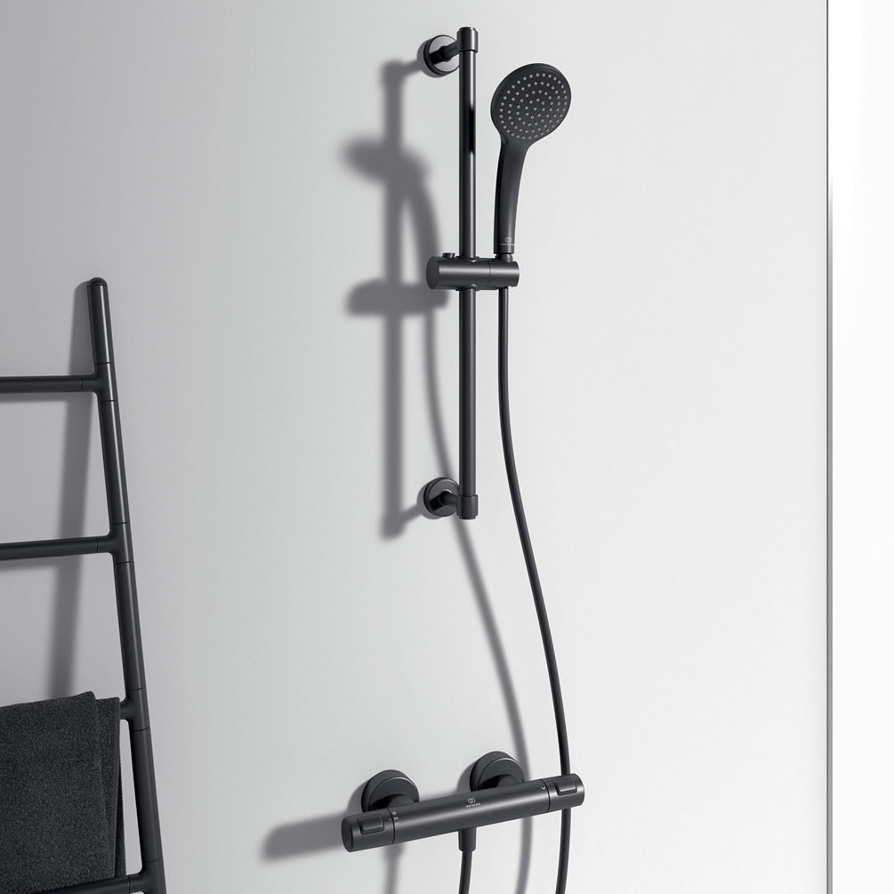 Lifestyle image of Ideal Standard Ceratherm T25 Matt Black Thermostatic Riser Rail Kit